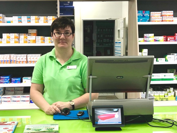 Apothekerin Frau Idel